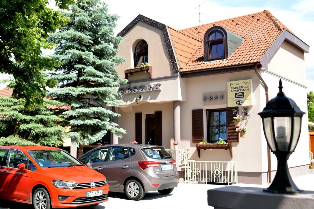 Feszek Fogado - Pension Nest Mosonmagyaróvár エクステリア 写真
